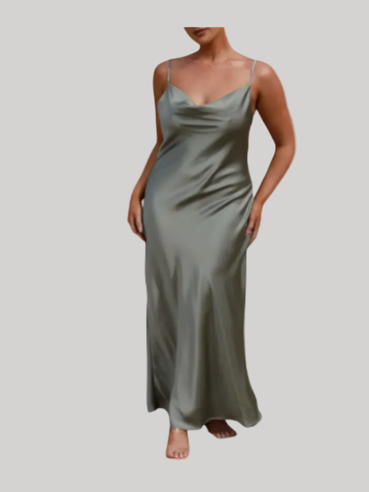 Robe longue en soie froncée