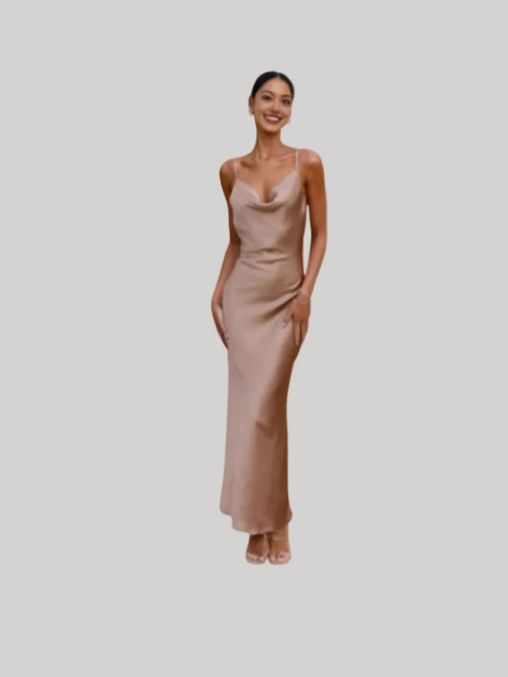 Robe longue en soie froncée